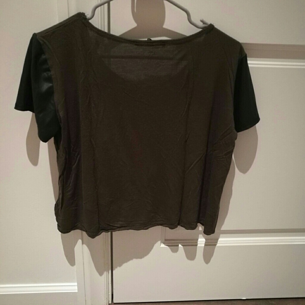 Top - Picture 2 of 2
